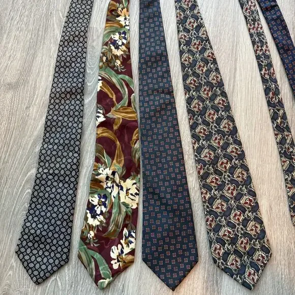 Lot of 4 Vintage Silk Ties Bill Blass Hathaway Mallory Church Van Heusen - Picture 1 of 7